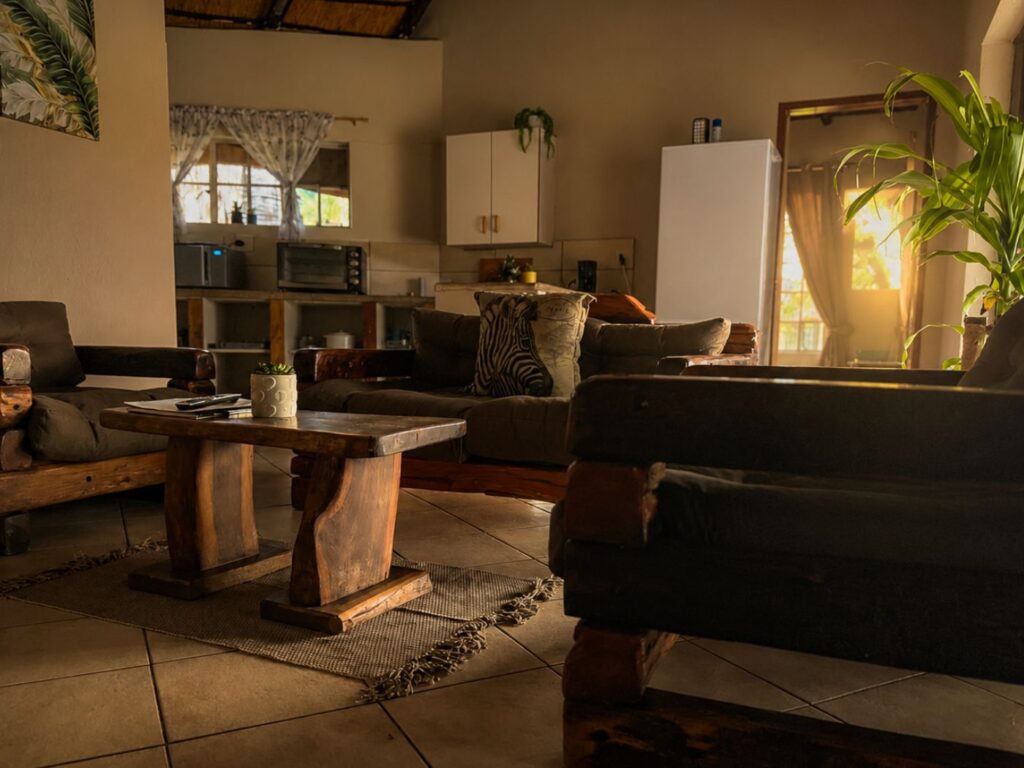 river_view_self-catering_chalet_1_livingroom